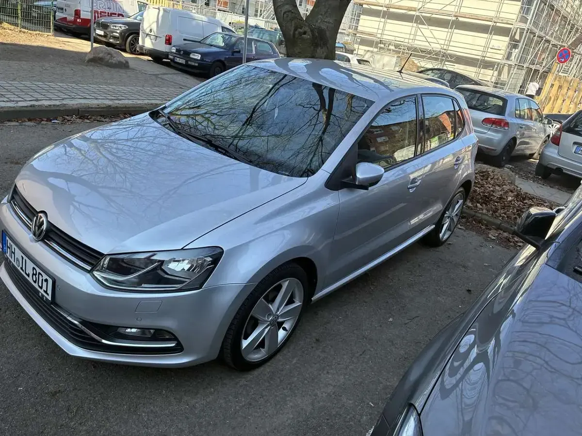 Gebraucht VW Polo Comfortline 60 PS (44 kW) 2016 Silber Limousine