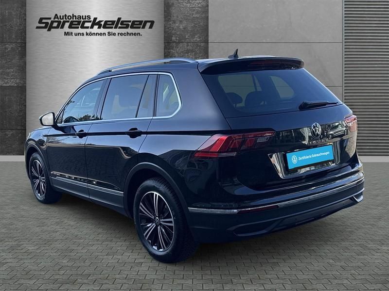 Gebraucht VW Tiguan Move 150 PS (110 kW) 2023 Schwarz SUV