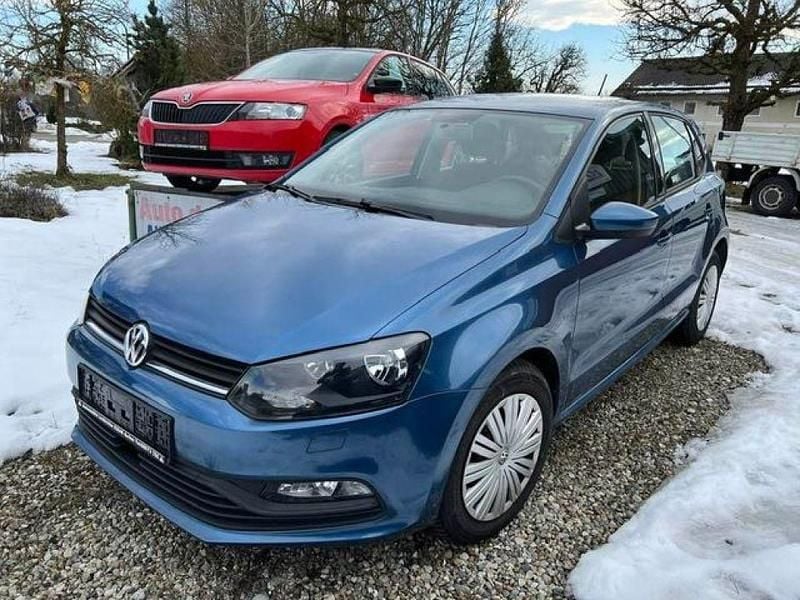 Blau (metallic) Gebraucht 2017 VW Polo Highline Kleinwagen | 7.850 € (Guter Preis) - Bild 1/4