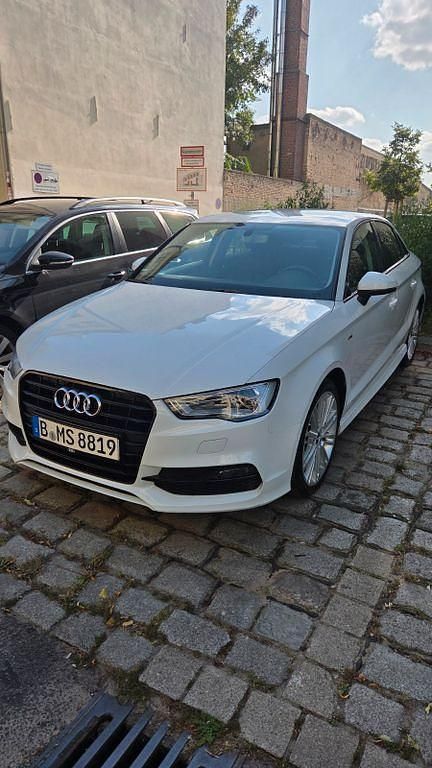 Weiß Gebraucht 2016 Audi A3 S-Line Limousine | 10.500 € (Superpreis) - Bild 1/4