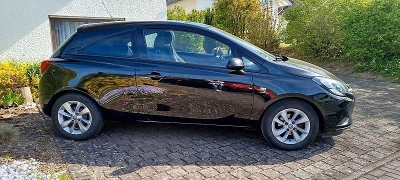 Używany Opel Corsa Active 90 KM (66 kW) 2016 Czarny Hatchback