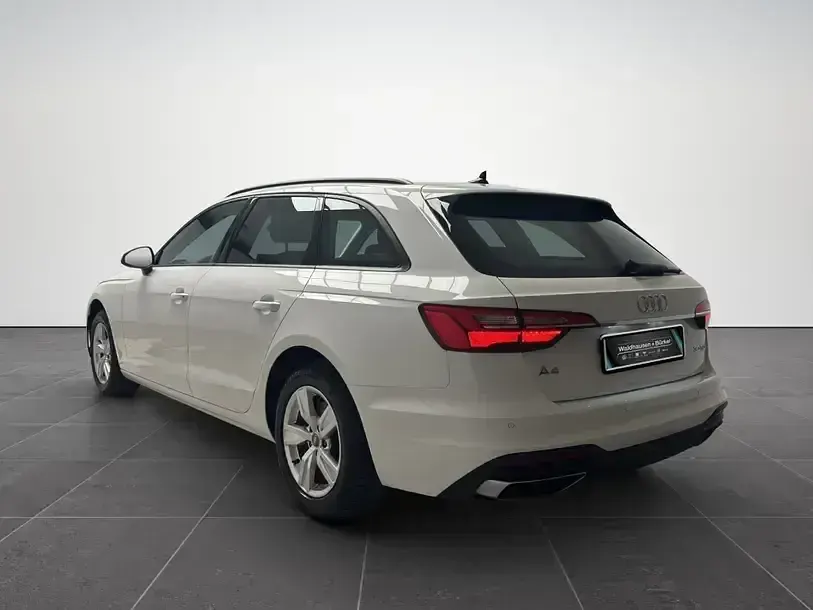 Gebraucht Audi A4 Ambiente 136 PS (100 kW) 2023 Ibisweiß Kombi