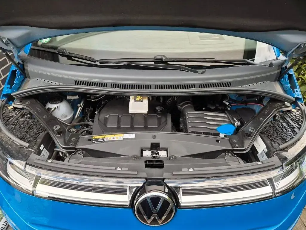 Gebraucht VW Multivan Style 150 PS (110 kW) 2022 Blau Van / Kleinbus