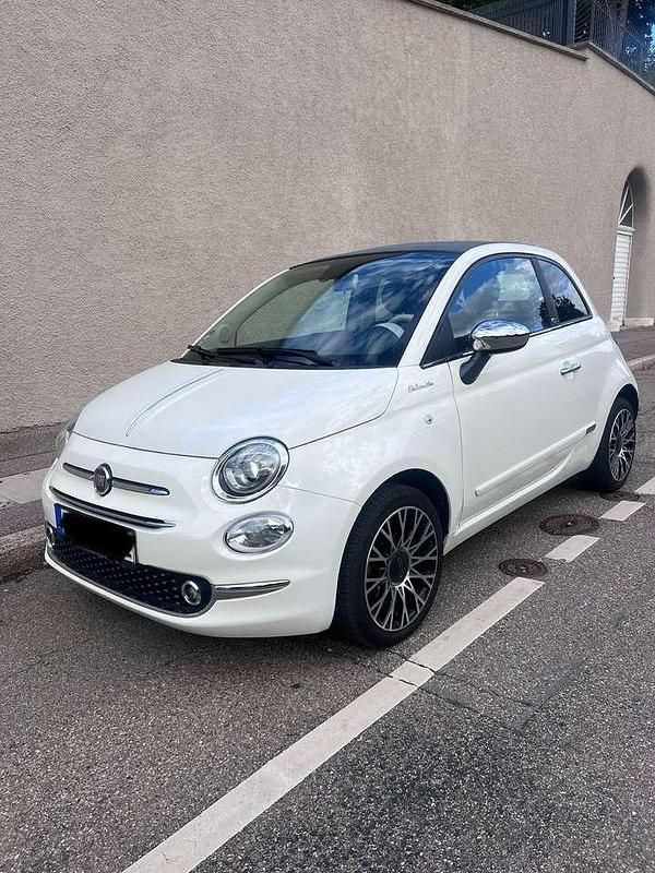 Weiß Gebraucht 2021 Fiat 500 Dolcevita Cabrio | 12.300 € (Fairer Preis) - Bild 1/4