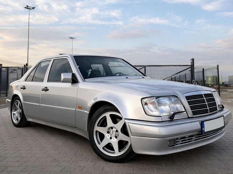 Gebraucht Mercedes E500 320 PS (235 kW) 1993 Silber Limousine