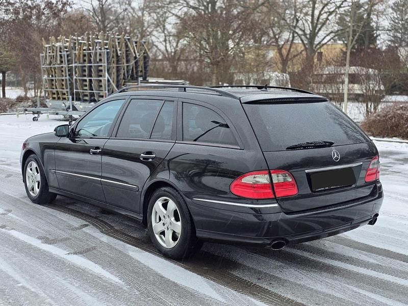 Gebraucht Mercedes E220 Avantgarde 170 PS (125 kW) 2008 Schwarz Kombi