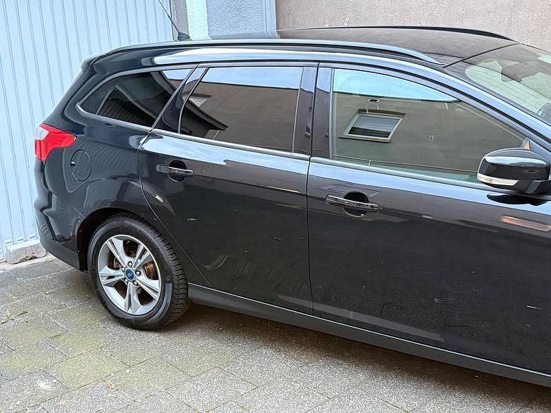 Usata Ford Focus 125 CV (91 kW) 2014 Nero Station wagon