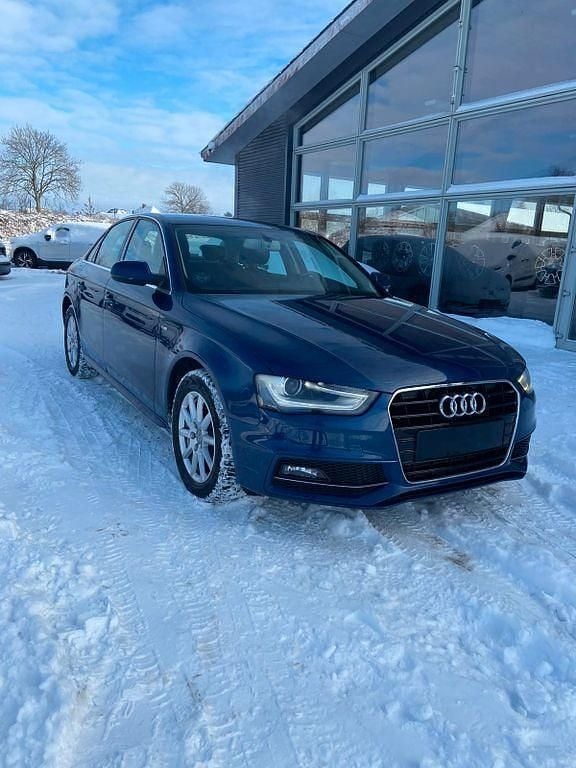 Gebraucht Audi A4 S-Line 150 PS (110 kW) 2014 Blau Limousine