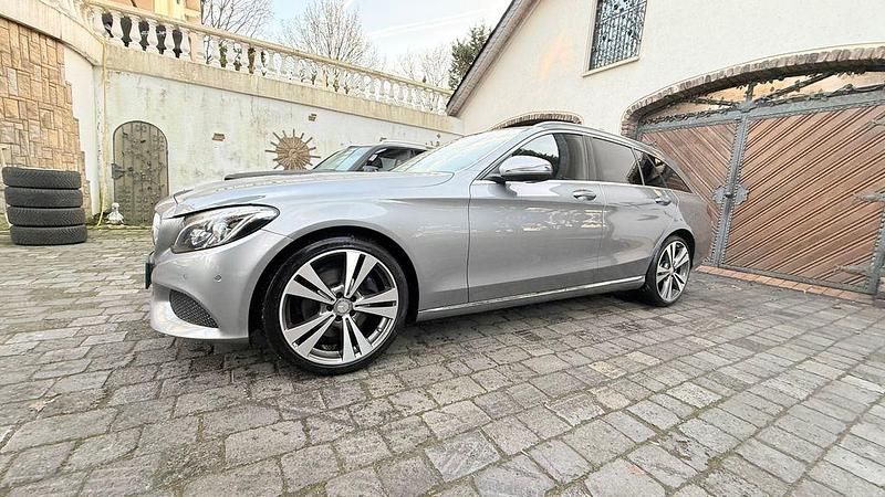 Gebraucht Mercedes C300 245 PS (180 kW) 2016 Silber Kombi