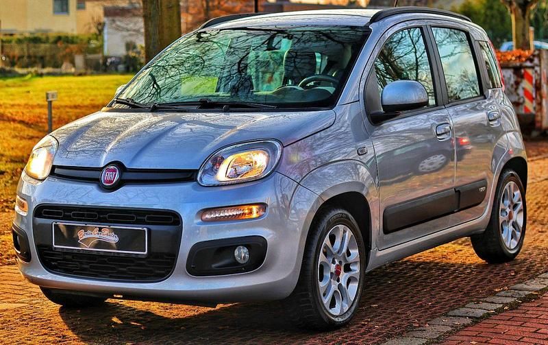 Grau Gebraucht 2015 Fiat Panda Kleinwagen | 8.999 € (Fairer Preis) - Bild 1/4