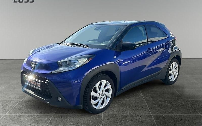 Gebraucht Toyota Aygo X Pulse 72 PS (52 kW) 2022 Juniper blue metallic/ night sky black SUV