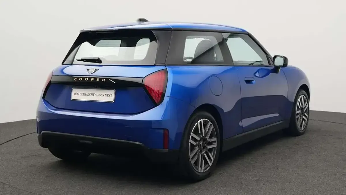Gebraucht Mini Cooper Classic 135 kW (184 PS) 2025 Blau Kleinwagen