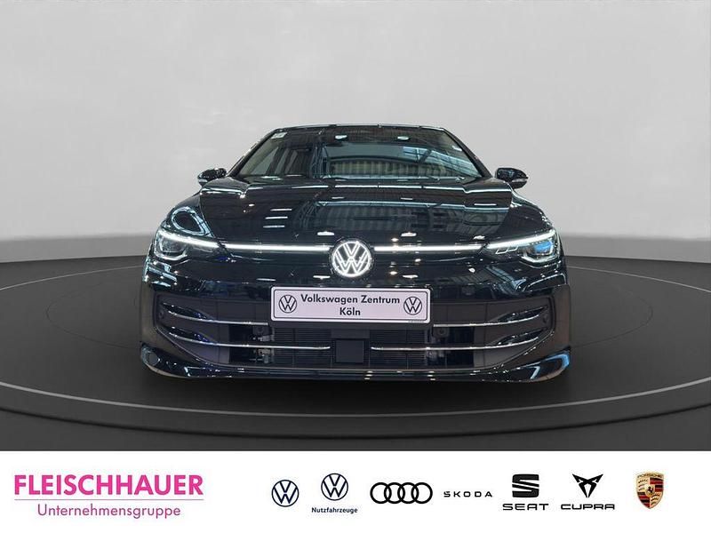 Neu VW Golf VIII Style 150 PS (110 kW) 2025 Grenadillschwarz metallic Limousine