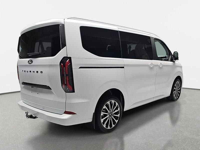 Neu Ford Tourneo Titanium 170 PS (125 kW) 2025 Weiß Van / Kleinbus