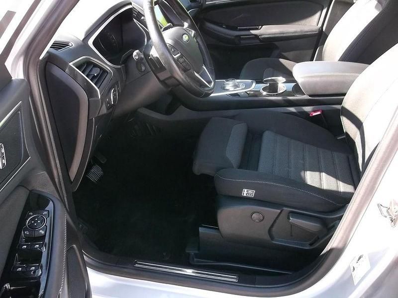 Gebraucht Ford S-MAX Titanium 150 PS (110 kW) 2020 Silber Van / Kleinbus