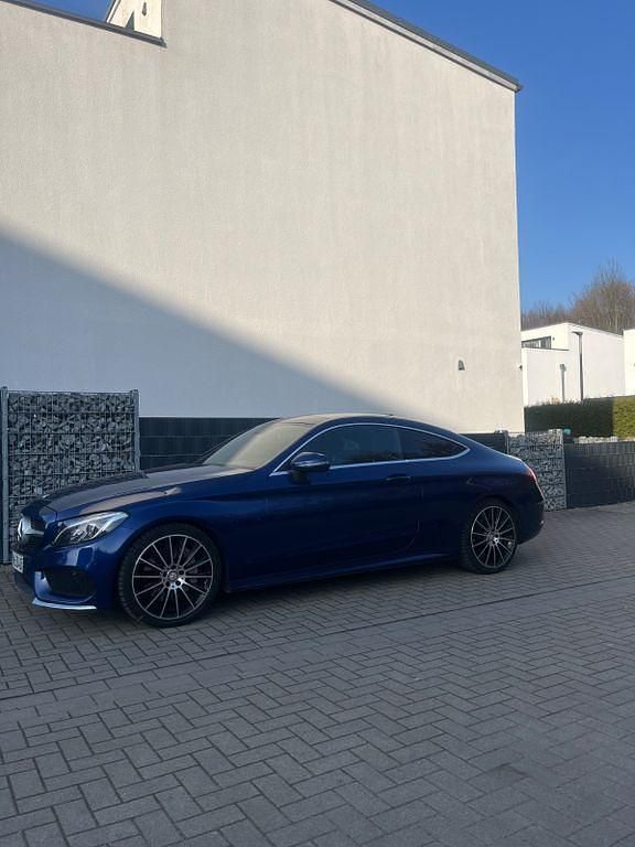 Gebraucht Mercedes C250 AMG line 211 PS (155 kW) 2016 Blau Coupé