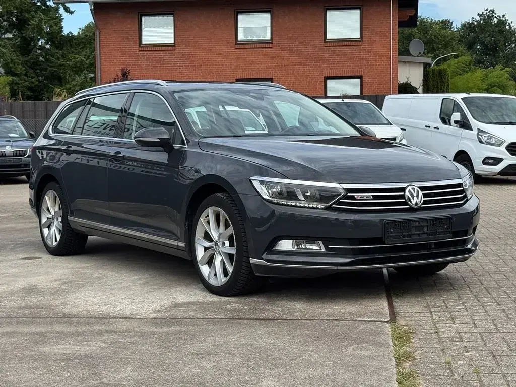 Gebraucht VW Passat Highline 190 PS (139 kW) 2018 Grau Kombi