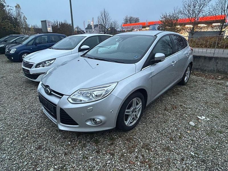 Silber Gebraucht 2014 Ford Focus Titanium Limousine | 3.500 € (Superpreis) - Bild 1/4