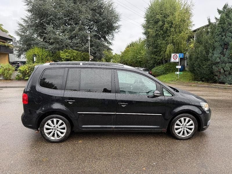 Gebraucht VW Touran Highline 105 PS (77 kW) 2010 Schwarz Van / Kleinbus