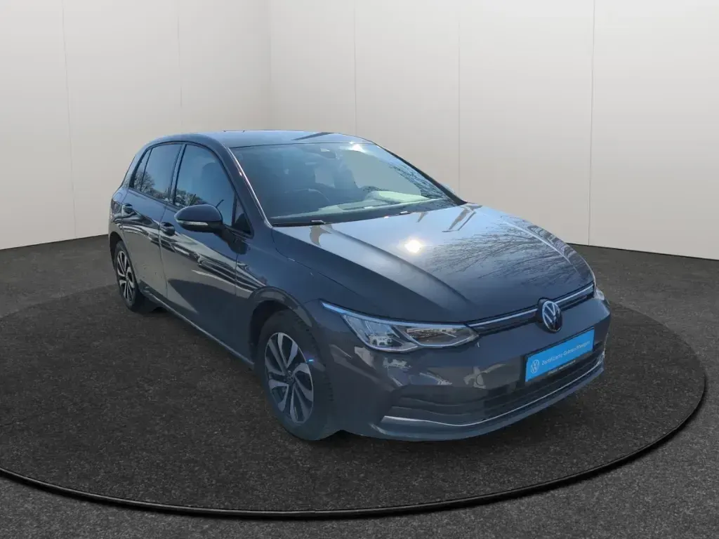 Gebraucht VW Golf VIII Active 150 PS (110 kW) 2021 Grau Limousine