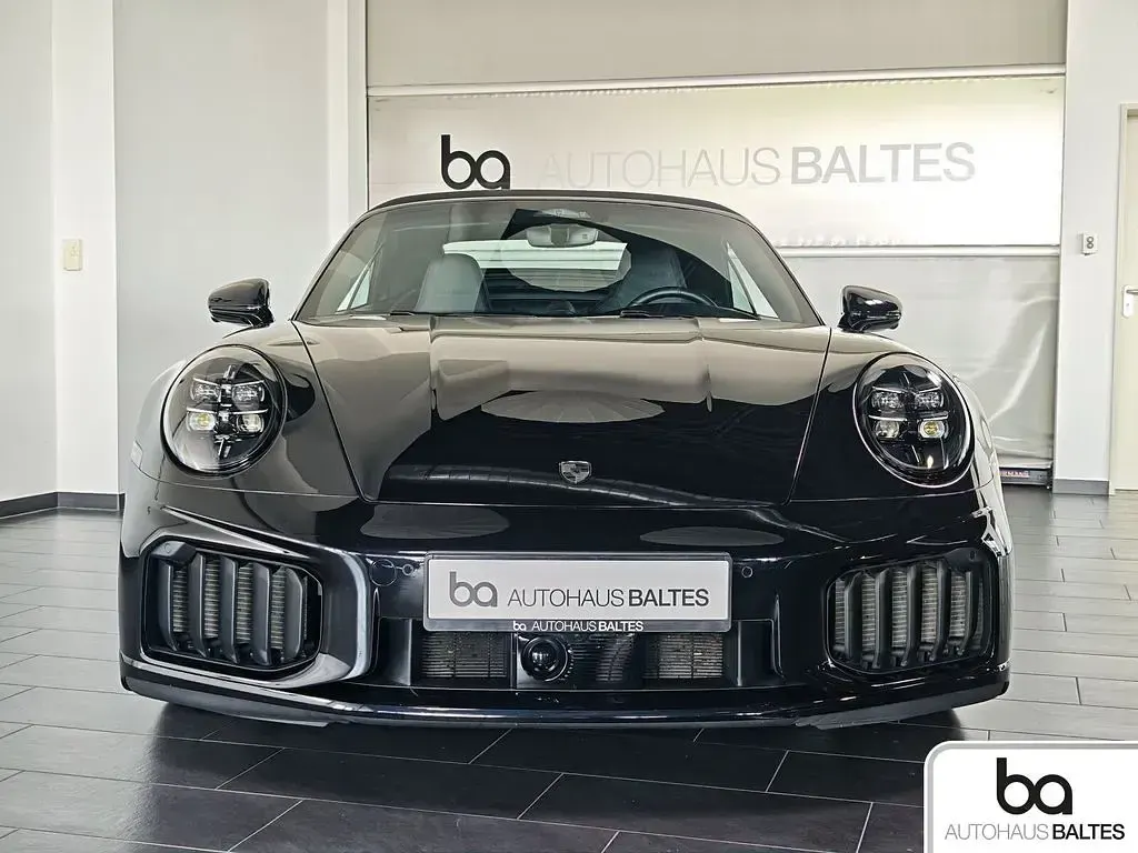Gebraucht Porsche 911 Turbo S Cabriolet 711 PS (522 kW) 2026 Tiefschwarzmet. Cabrio