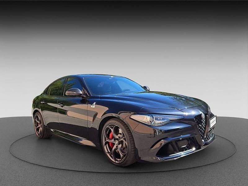 Gebraucht Alfa Romeo Giulia Quadrifoglio 510 PS (375 kW) 2017 Nero vulcano metallic Limousine