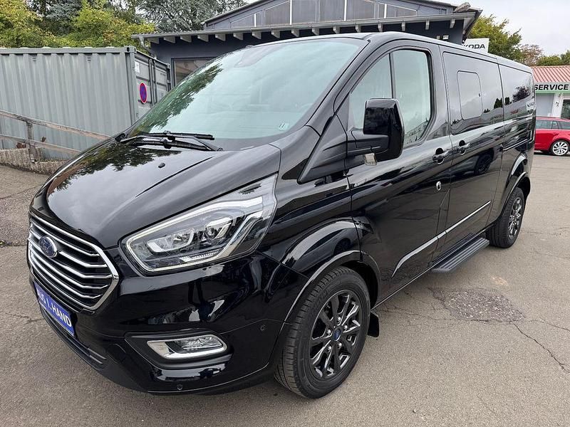 Gebraucht Ford Tourneo 185 PS (136 kW) 2020 Agate black Kombi