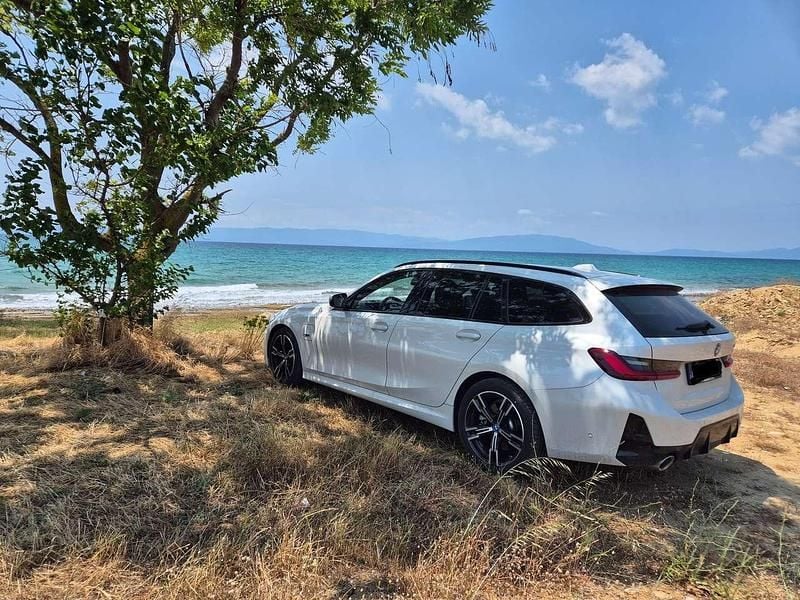 Gebraucht BMW 330e Shadowline 292 PS (214 kW) 2023 Weiß Kombi