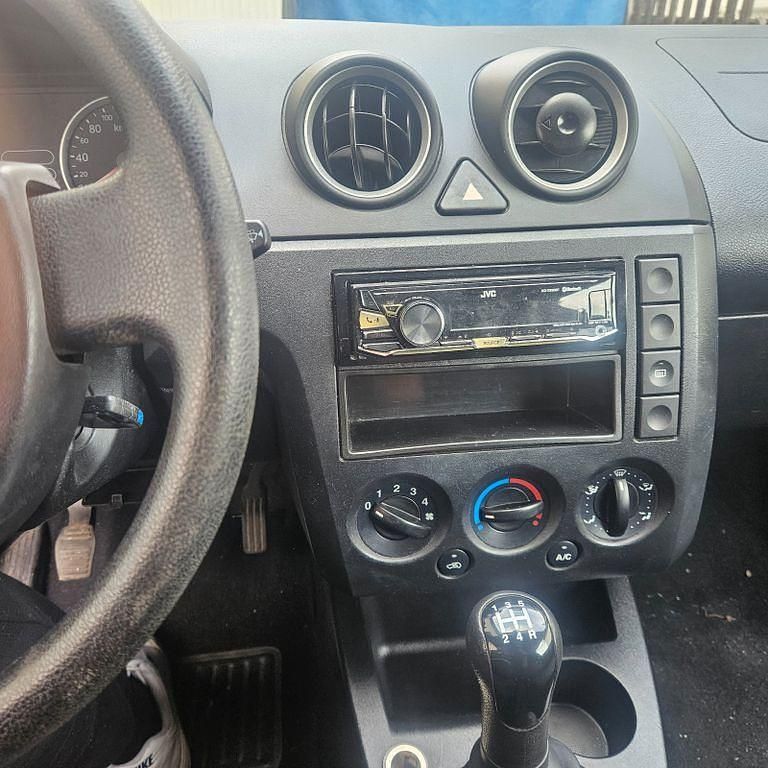 Gebraucht Ford Fiesta 60 PS (44 kW) 2005 Blau Kleinwagen