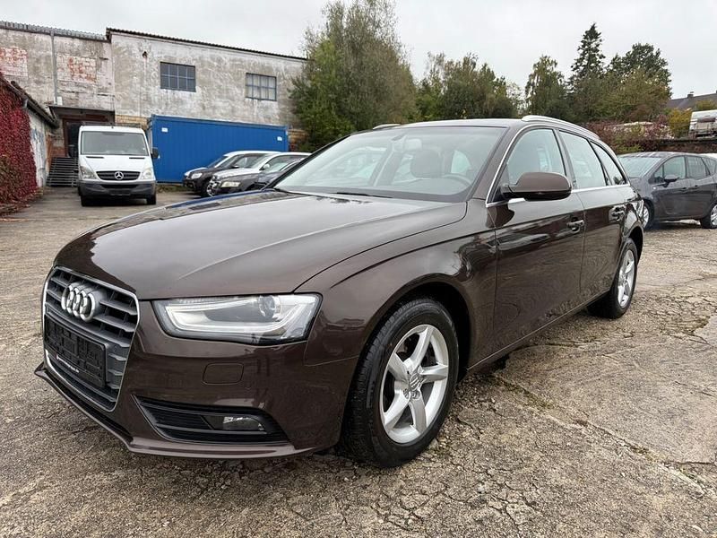 Braun Gebraucht 2015 Audi A4 Ambiente Kombi | 7.490 € (Superpreis) - Bild 1/4
