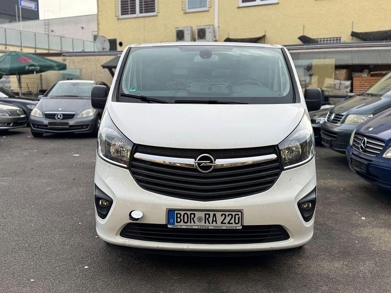 Weiß Gebraucht 2015 Opel Vivaro Van | 5.899 € - Bild 1/4