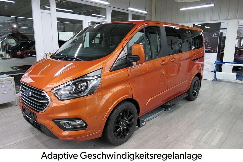Gebraucht Ford Tourneo Titanium 185 PS (136 kW) 2021 Orange Kombi