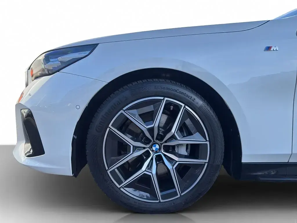 Gebraucht BMW 540 M Sport 303 PS (222 kW) 2025 Weiß Kombi