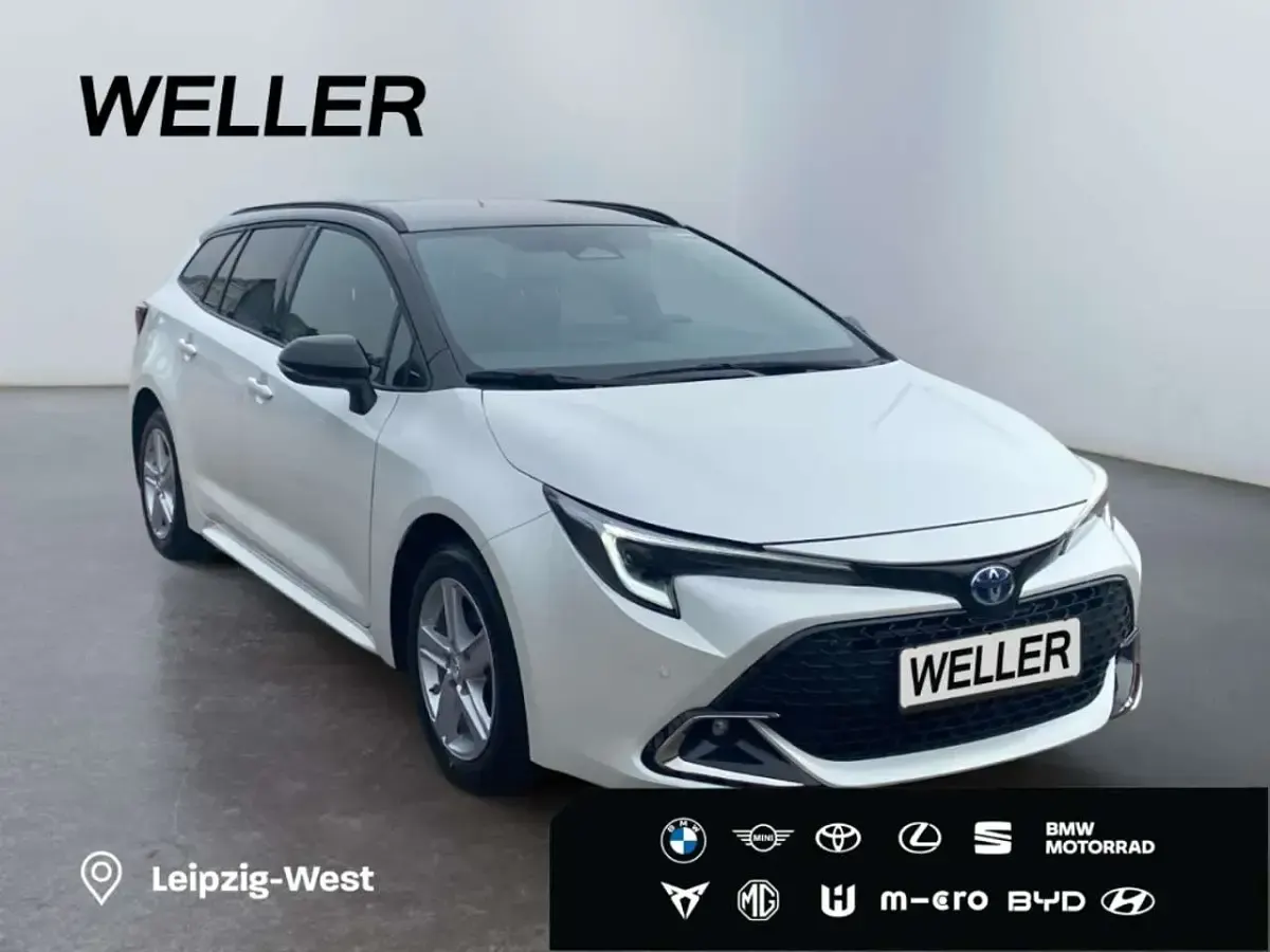 Gebraucht Toyota Corolla 196 PS (144 kW) 2025 Platinumweiß perleffekt / dach Kombi