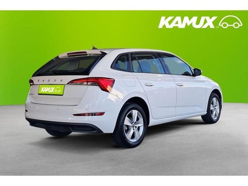 Gebraucht Skoda Scala Cool Plus 115 PS (84 kW) 2021 Weiß Kleinwagen