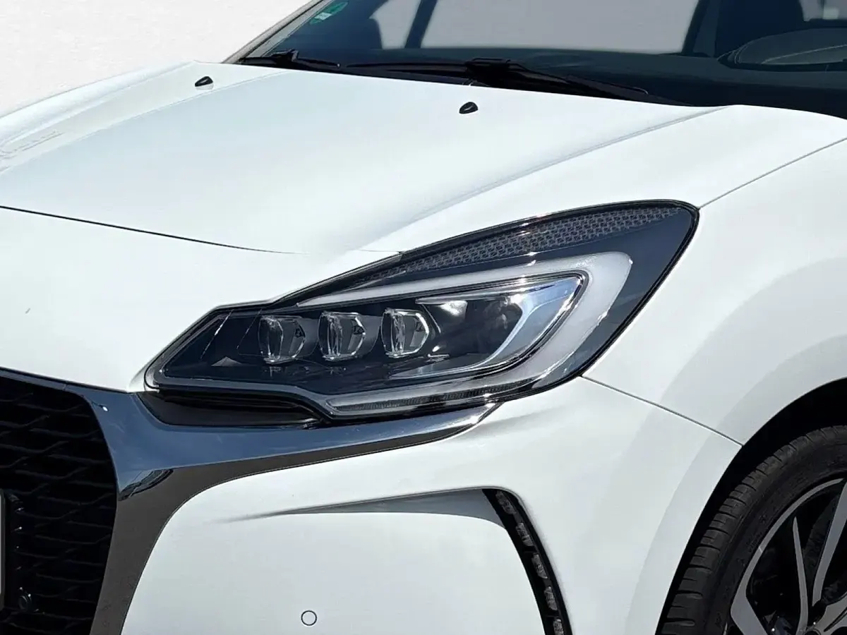 Gebraucht Citroën DS3 110 PS (80 kW) 2018 Weiß Limousine