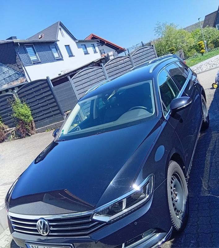 Schwarz Gebraucht 2019 VW Passat Kombi | 13.000 € - Bild 1/4