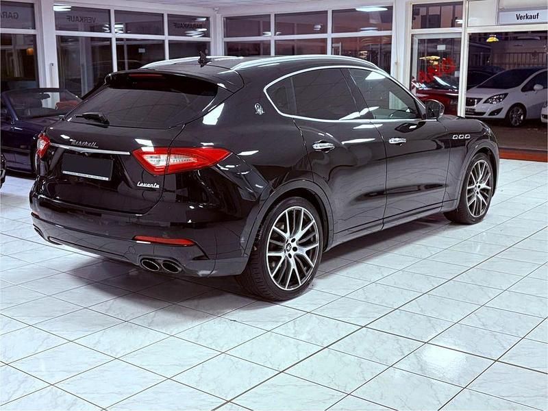 Gebraucht Maserati Levante 275 PS (202 kW) 2016 Schwarz SUV