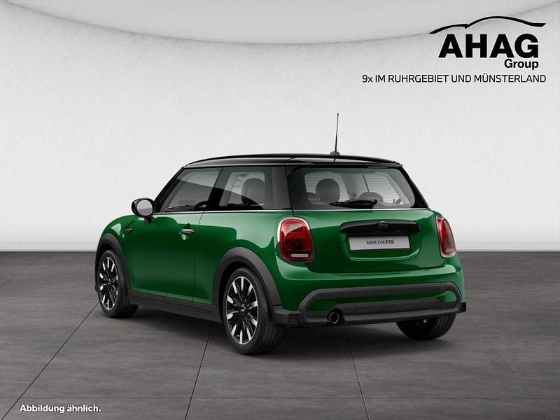 Gebraucht Mini Cooper Classic 136 PS (100 kW) 2021 Grün Kleinwagen