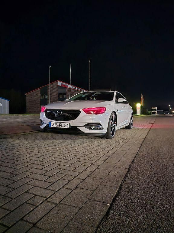 Gebraucht Opel Insignia 170 PS (125 kW) 2017 Weiß Limousine