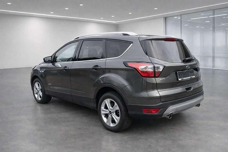 Gebraucht Ford Kuga Titanium 150 PS (110 kW) 2017 Grau (metallic) SUV