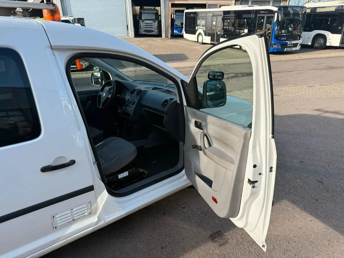 Second-hand VW Caddy Maxi 102 CP (75 kW) 2010 Monovolum