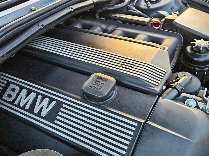 Schwarz Gebraucht 2003 BMW 325 Performance Coupé | 8.900 € (Etwas zu teuer) - Bild 1/4