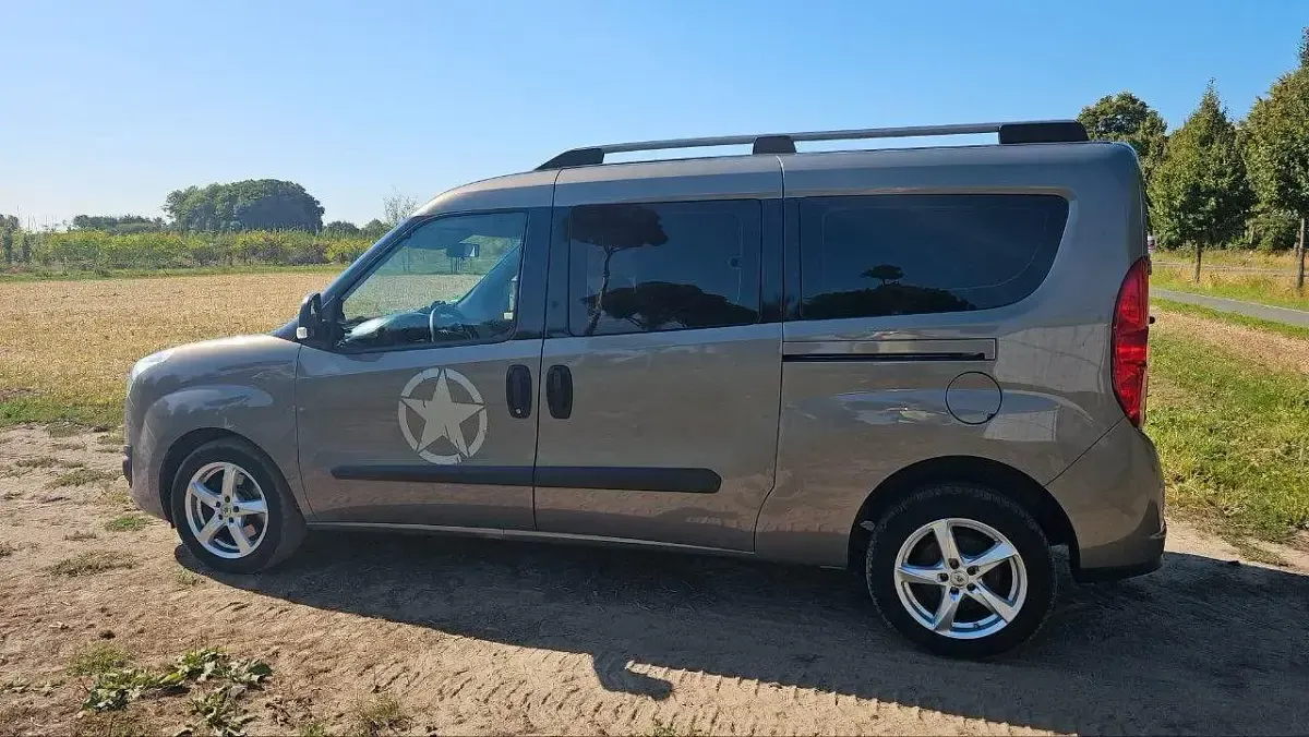 Gebraucht Opel Combo 105 PS (77 kW) 2016 Braun Van / Kleinbus