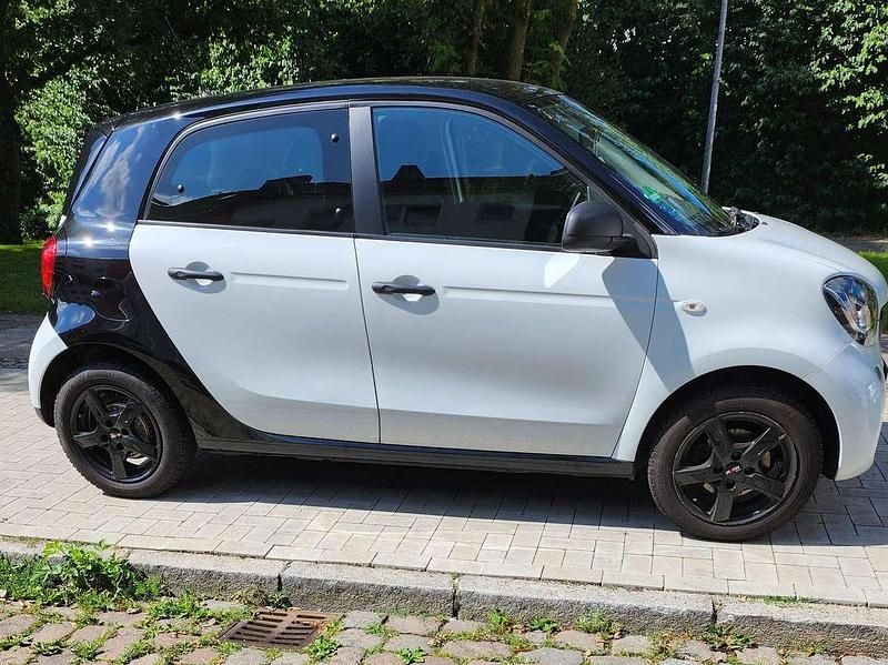 Gebraucht Smart ForFour 61 PS (44 kW) 2017 Weiß Kleinwagen
