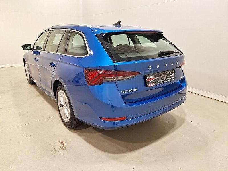 Gebraucht Skoda Octavia Style 110 PS (80 kW) 2022 Raceblau metallic Kombi