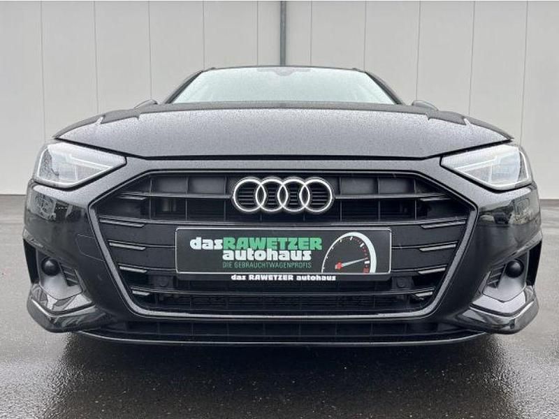 Gebraucht Audi A4 S-Line 204 PS (150 kW) 2023 Mythosschwarz (metallic) Kombi