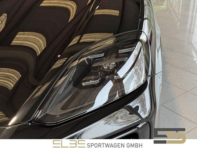 Gebraucht Porsche Cayenne 354 PS (260 kW) 2024 Schwarz SUV