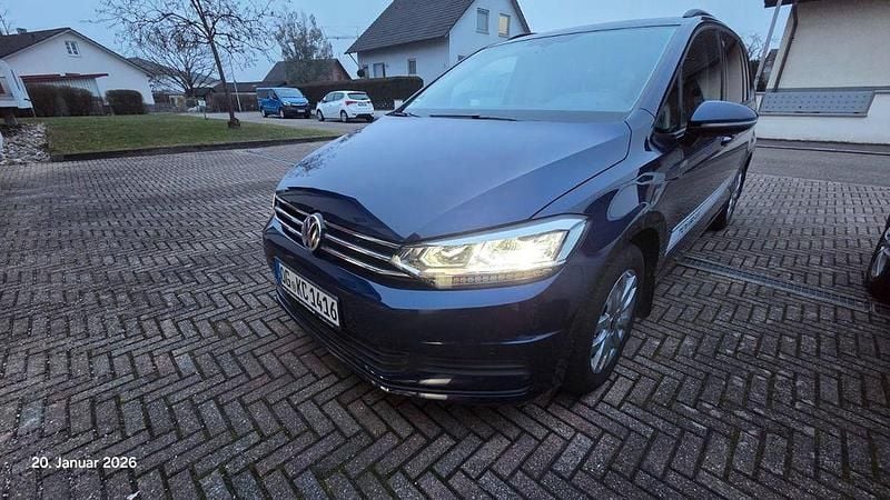 Gebraucht VW Touran Trendline 110 PS (80 kW) 2015 Blau Van / Kleinbus