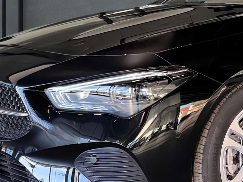 Gebraucht Mercedes CLA200 Progressive 150 PS (110 kW) 2024 Metalliclack kosmosschwarz Kombi
